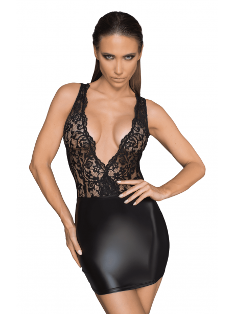 mini robe en dentelle et powerwetlook avec decollete profond dans le dos